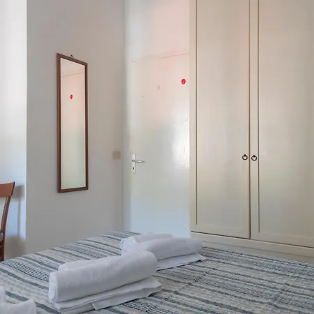 454 Pine Forest Retreat 300m From The Beach, Air-conditioned Comfort *