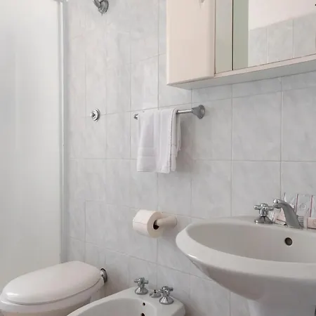 Apartman 454 Pine Forest Retreat 300m From The Beach, Air-conditioned Comfort