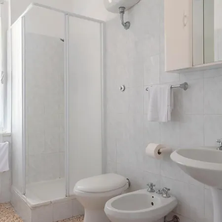454 Pine Forest Retreat 300m From The Beach, Air-conditioned Comfort *