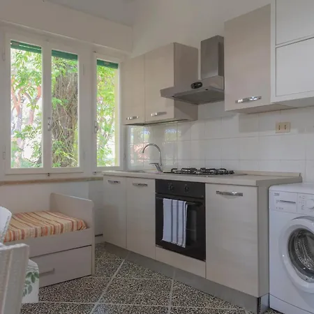 Apartman 454 Pine Forest Retreat 300m From The Beach, Air-conditioned Comfort