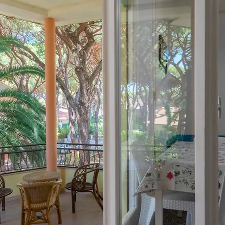 454 Pine Forest Retreat 300m From The Beach, Air-conditioned Comfort Apartman *